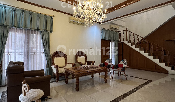 Hoek 2-Story Semi-Furnished and Ready-to-Occupy House in Kayu Putih R2183