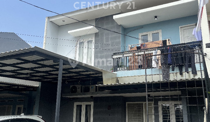 Comfortable and Strategic House in South Tangerang S8977