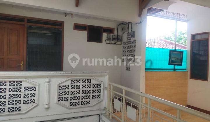 2-Story Hook House in Kayu Putih, Central East Jakarta R1639