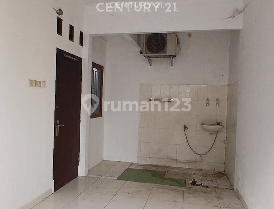 Ready-to-Occupy Residential House in Sumur Batu Kemayoran R2220