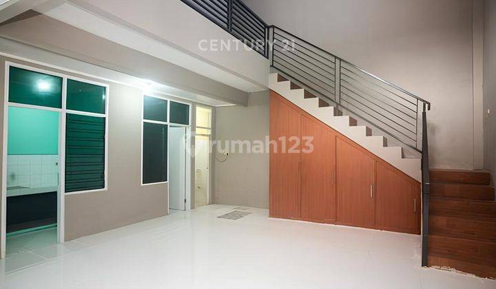 Rumah 2 Lantai Dalam Komplek Perum Pulogebang Kirana O2808 1