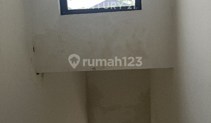 Ready-to-Occupy House, Enchanta Cluster, Lavon, Tangerang S9367 2