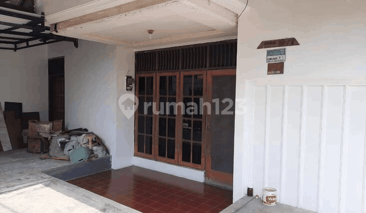 Rumah 2 Lantai Harga Dibawah NJOP Strategis di Jelambar Jakbar