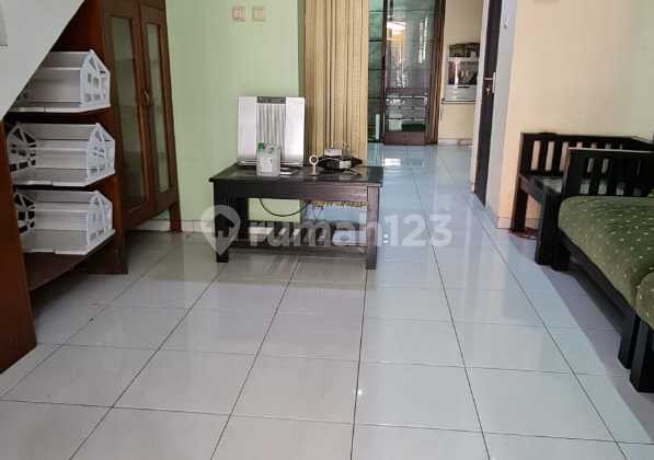 Rumah 2 Lantai Baru Renovasi di Johar Baru Jakarta Pusat S8651 2