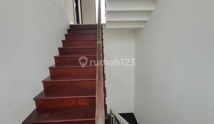 Rumah Mewah Pik The Mozart Signature Dijual Uk 8X25 3 Lantai Harga 10 M Siap Huni 2