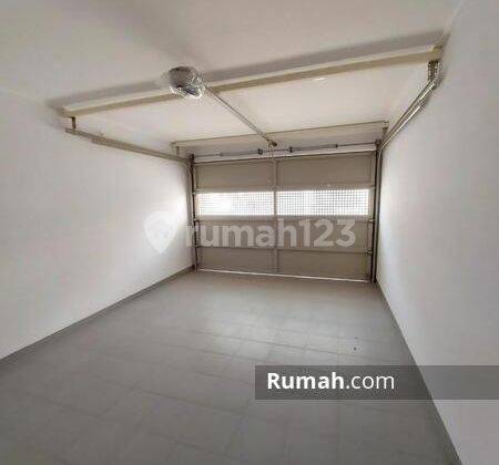 Dijual Rumah PIK Ukuran 10x20 2.5 Lantai Termurah Saat ini 2