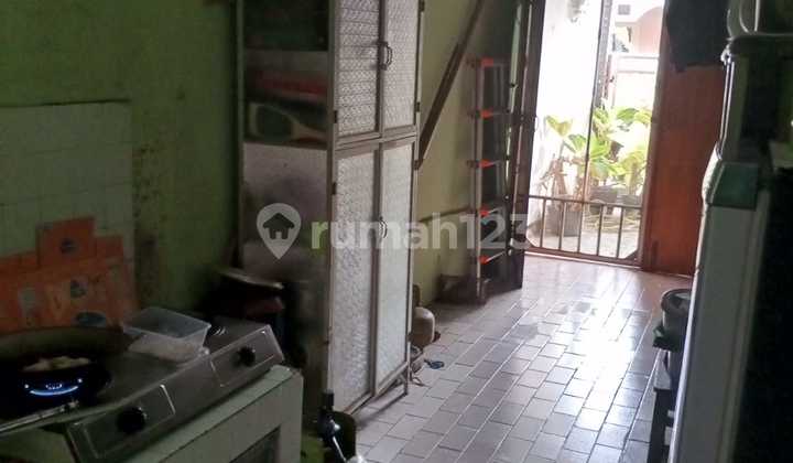 Selling a well-maintained house with SHM certificate in Cipondoh. 2