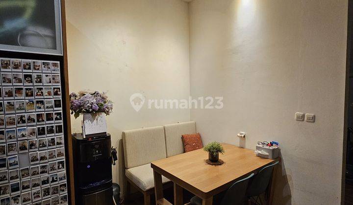 Rumah Bagus Nyaman Harga Murah Tersedia Powder Room di Jakbar 2