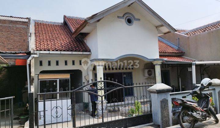 Rumah Ruang Usaha Dijual Dekat Pasar Genuk Semarang, Lt 228m2 1