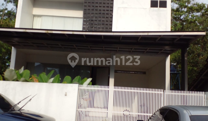 Dijual Rumah 2 lantai dijalan Kaliurang km 14, dekat UII Yogya Dijual Rumah 2 lantai dijalan Kaliurang km 14, dekat UII Yogya