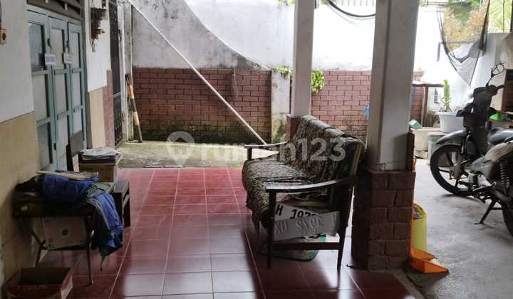 Dijual, tanah bonus rumah lama tengah kota, cocok utk usaha, kost2an, dekat banyak fasum. 2