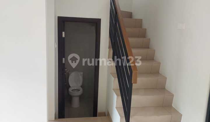 For Sale Nice New House in Cluster Regia Residence, Bekasi 2