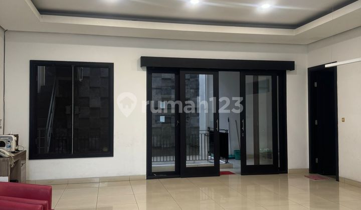 Dijual Rumah Minimalis 3 Lantai Cantik di Grisenda, Jakarta Utara 1