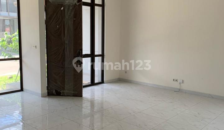 Rumah 2 Lantai Kondosi Bagus di Cluster Dakota Suvarna Sutera, Tangerang Rumah 2 Lantai Kondosi Bagus di Cluster Dakota Suvarna Sutera, Tangerang