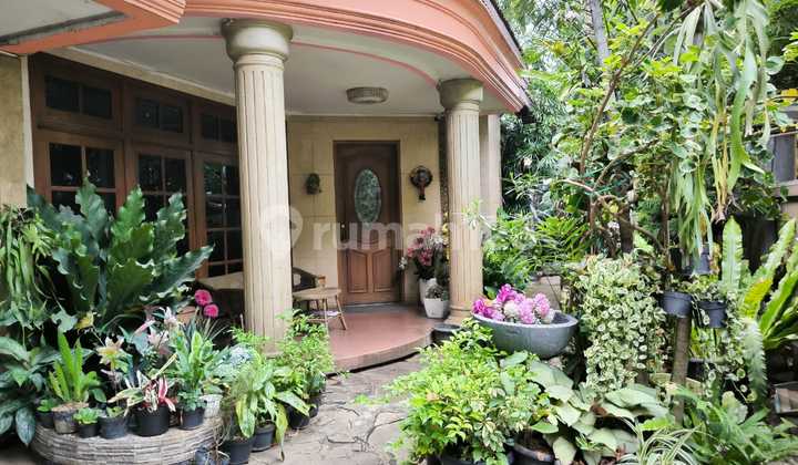 Quick Sale: Serene and Strategic House in Cempaka Putih Barat, Central Jakarta