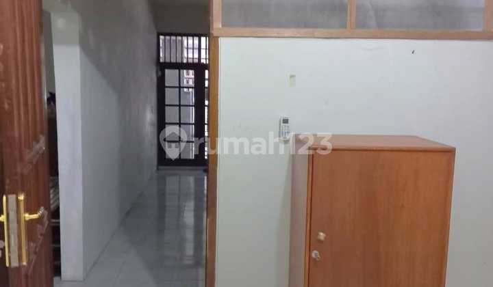2.5-Story Boarding House, Strategic Location in Gunung Sahari Kemayoran, Central Jakarta 2