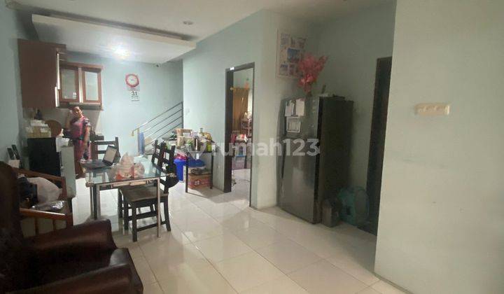 Dijual Rumah 2 Lantai Bagus di Karang Tengah, Tangerang 2