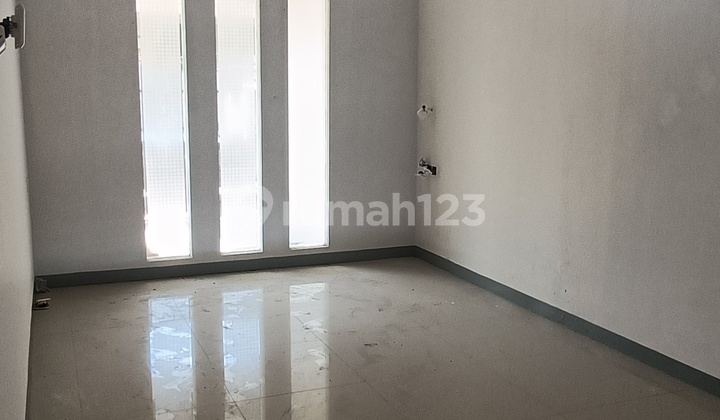 Rumah Siap Huni 1 1/2 Lantai Di Taman Holis Indah Bandung 2