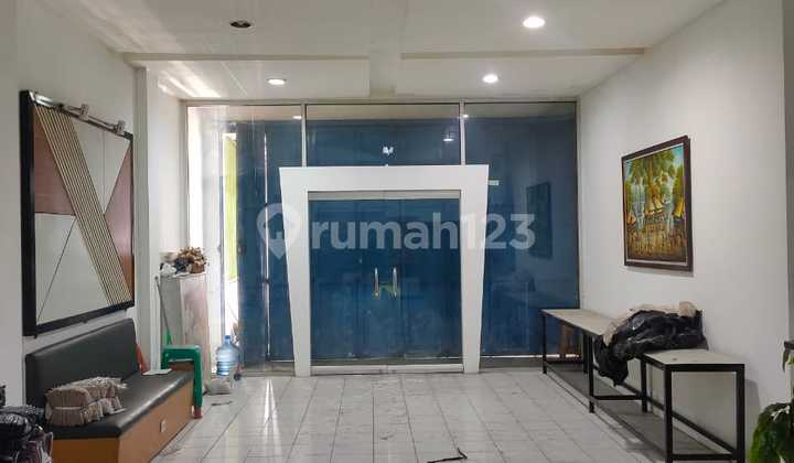 Disewakan Ruko 3 Lantai Di Moh Toha 1