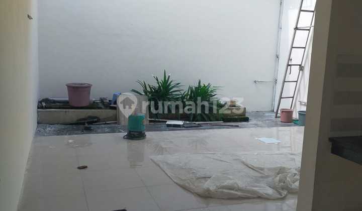 Ready-to-Occupy House in Taman Kopo Indah V Bandung 2