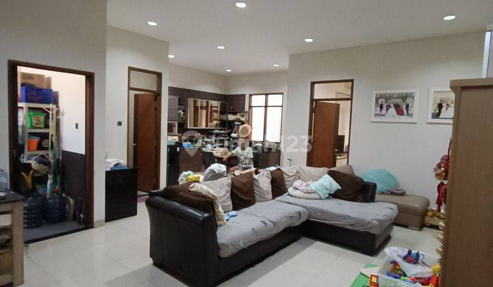 For sale rumah cantik mainroad  di Istana sudirman 2 Lantai 1