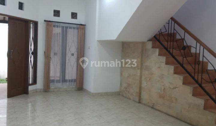 Disewakan rumah 2 lantai di Batununggal  siap huni 2