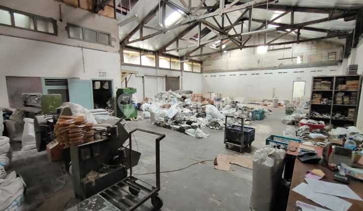 Warehouse on Pajajaran Wing, Square Land Shape