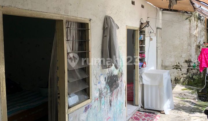 Single-Story House on Main Road Garuda Bandung