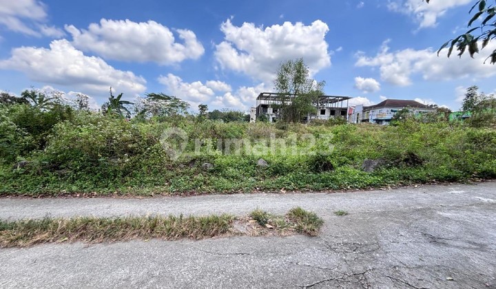 Ring 1 UII Yogyakarta, Freehold Land Suitable for Exclusive Boarding House with Smooth Car Access