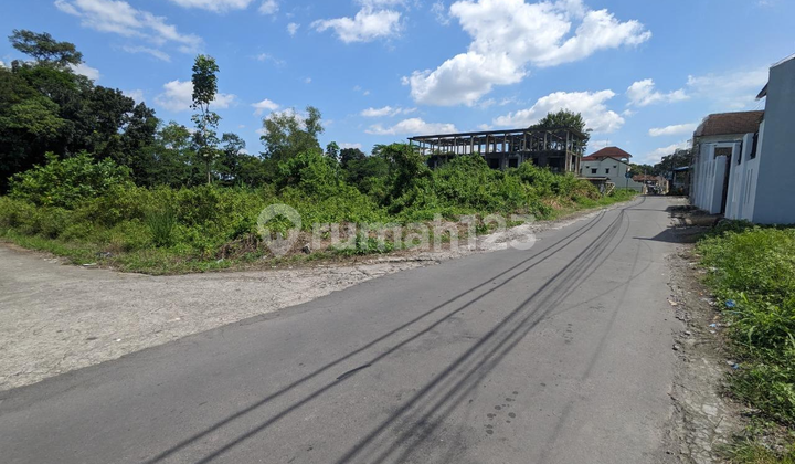 Empty Land in UII Campus Area, Jl. Kaliurang Km 13.5, Candi Winangun, Sleman, Yogyakarta
