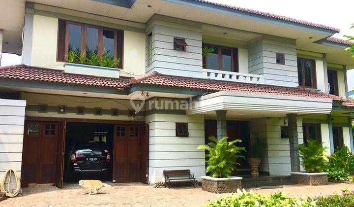 Rumah Bagus di Taman Kedoya Baru, Jakarta Barat 1