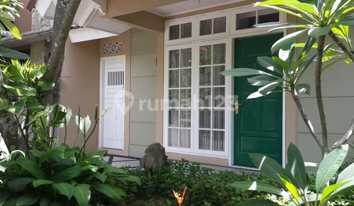 Rumah Bagus Semi Furnished Hadap Taman di Karawaci Hanya 2,650 M Siap Huni Di Lippo Village 