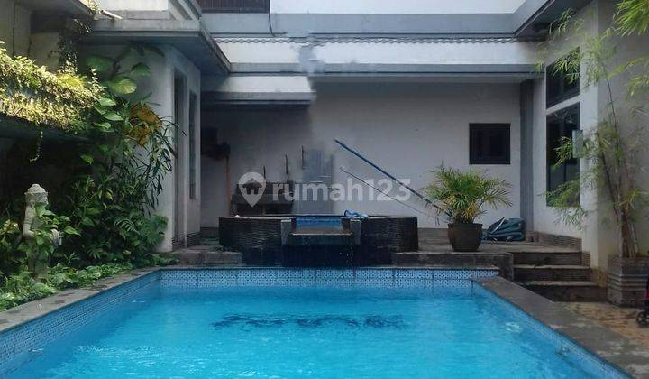 Rumah Hoek Timur Laut Dengan Privat Pool Hanya 6,8m Nego di Bsd  1