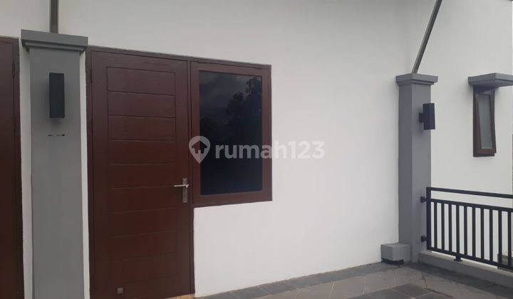 Rumah Hoek Timur Laut Dengan Privat Pool Hanya 6,8m Nego di Bsd  2