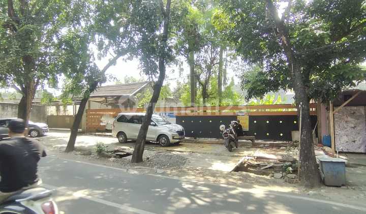 Meruya Selatan West Jakarta Plot Facing South Position Body 11 million per m2