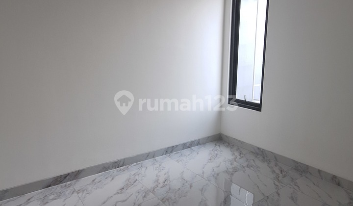 Dijual Rumah Bagus, Lingkungan Asri, Siap Huni, Di Griya Loka Bsd 2