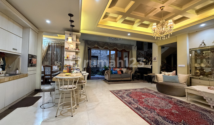 Dijual Rumah Mewah, Lingkungan Asri, Siap Huni, di Slipi S Parman Jakarta Barat Dijual Rumah Mewah, Lingkungan Asri, Siap Huni, di Slipi S Parman Jakarta Barat