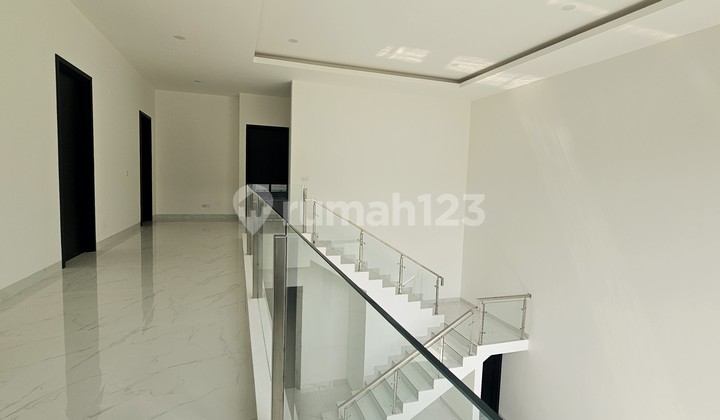 Dijual Rumah Bagus, Lingkungan Asri, Siap Huni, di Puspita Loka Bsd 2