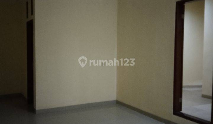 Dijual Rumah 2 Lt Rapi Terawat Area Cempaka Putih Row 2 Mobil Lega Cocok Unt Kantor, Usaha, Mess Karyawan Dll 2