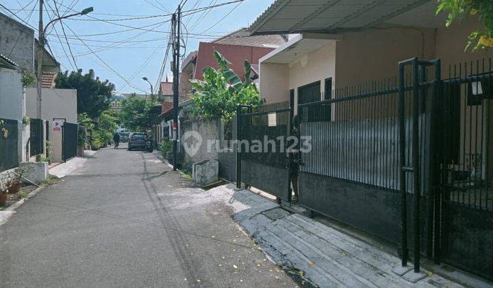 Dijual Rumah Tua Harga Murah Lokasi Strategis Area Pulomas Row Jalan 2 Mobil 2