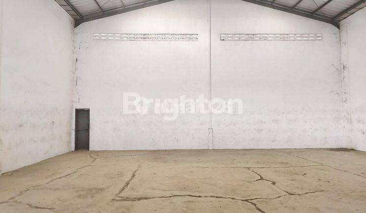 Gudang + Office uk. 12x26 m2 bonus free (Pph, BPPHTB, balik nama SHM, ijin IMB, dan perawatan tembok 2 tahun) akses jalan lebar biasa di lewati kontainer dekat pintu tol PIK2 parkir luas hadap barat Sukadiri rawa kidang Tangerang 2