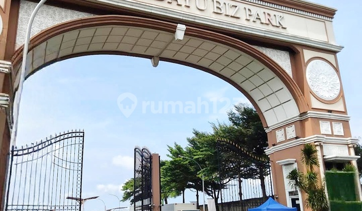 Aman Clean Warehouse Complex Can Park Containers Ready-to-Use Warehouse Green Sedayu Bizpark Kalideres, West Jakarta Size 12x36 M2, 2 Floors Complete with Office, Freight Elevator, Mezzanine Floor Shelving, East Facing Negotiable