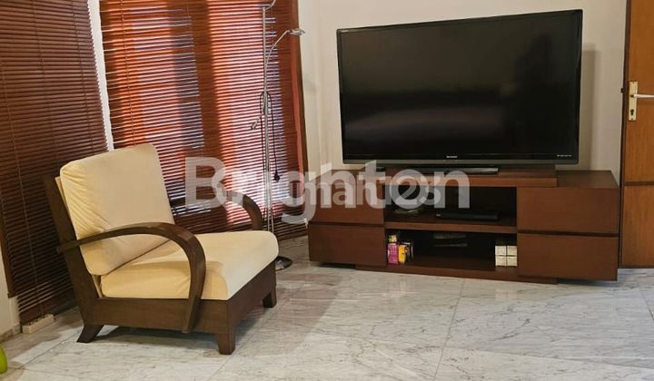 Rumah siap huni kondisi bagus sunrise kedoya utara Jakarta Barat, rumah 2 lantai uk. 10x15 m2 hadap barat laut, surat lengkap, nego tipis 2