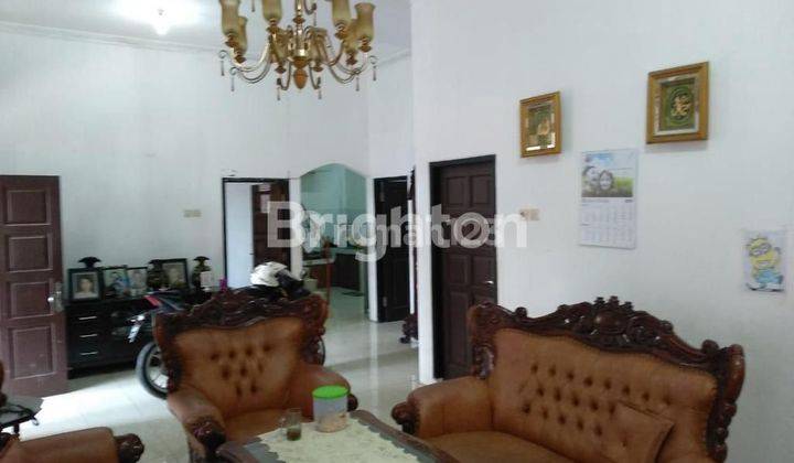 Rumah siap huni jl raya pahlawan parung bogor rumah 2 lantai ukuran 8x22.5 m2 row jalan 2 mobil dekat rsud parung bogor hunian asri tenang dan cocok untuk rumah tinggal. 2