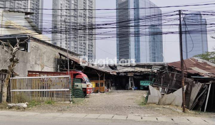 Tanah Jakarta Barat di area bisnis komersial dekat tol ring road ukuran 40x40 m2 luas tanah 1669 m2 cocok untuk usaha, di kelilingi gedung perkantoran dan gudang hadap barat bisa di lewati kontainer 40 feet 1