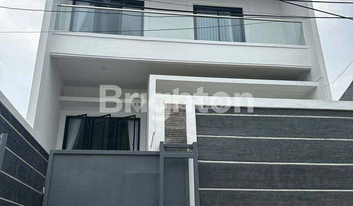 Rumah bagus siap huni 3 lantai 1/2 ukuran 5x24 m2 bojong Jakarta Barat hadap barat nego sampai deal 1