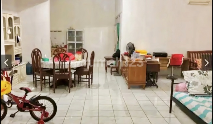 Sale.. Jual Murah Rumah Joglo Jakarta Barat Cocok Buat Usaha Rumah Pinggir Jalan Raya Utama Dekat Kuburan Luas 397 M2 Hadap Barat Row 2 Mobil 2 Arah