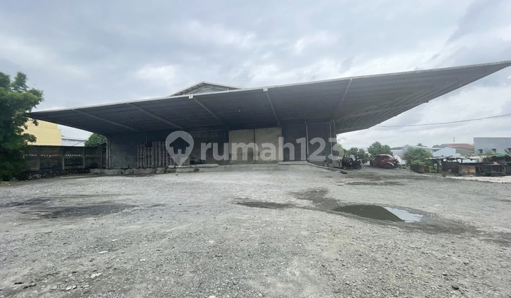 Cipondoh Pinang Warehouse, Tangerang City, Main Roadside, Land Area 2500 M2 With Spacious Parking, Accessible by Container Trucks Cipondoh Pinang Warehouse, Tangerang City, Main Roadside, Land Area 2500 M2 With Spacious Parking, Accessible by Container Trucks