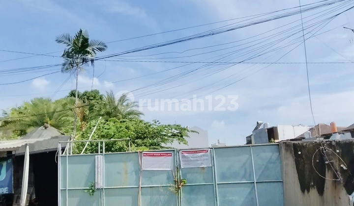 Buyer Serius, Harga Nego Sampai Deal Tanah Kosong Cocok Buat Mini Cluster Dalam Perumahan Taman Ratu Jakarta Barat Luas Tanah 2004 M2 Hadap Selatan Row Jalan Sangat Lebar Tidak Jauh Dari Jalan Raya Utama Jalan Panjang.