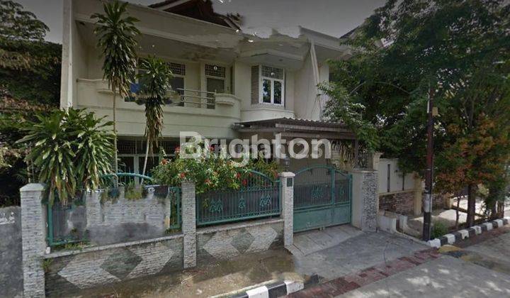 hitung tanah aja perumahan green garden Jakarta Barat rumah dekat jalan utama  row jalan 3 mobil ukuran 10 x 25 m2 kondisi butuh renovasi hadap barat daya. nego sampai deal 2